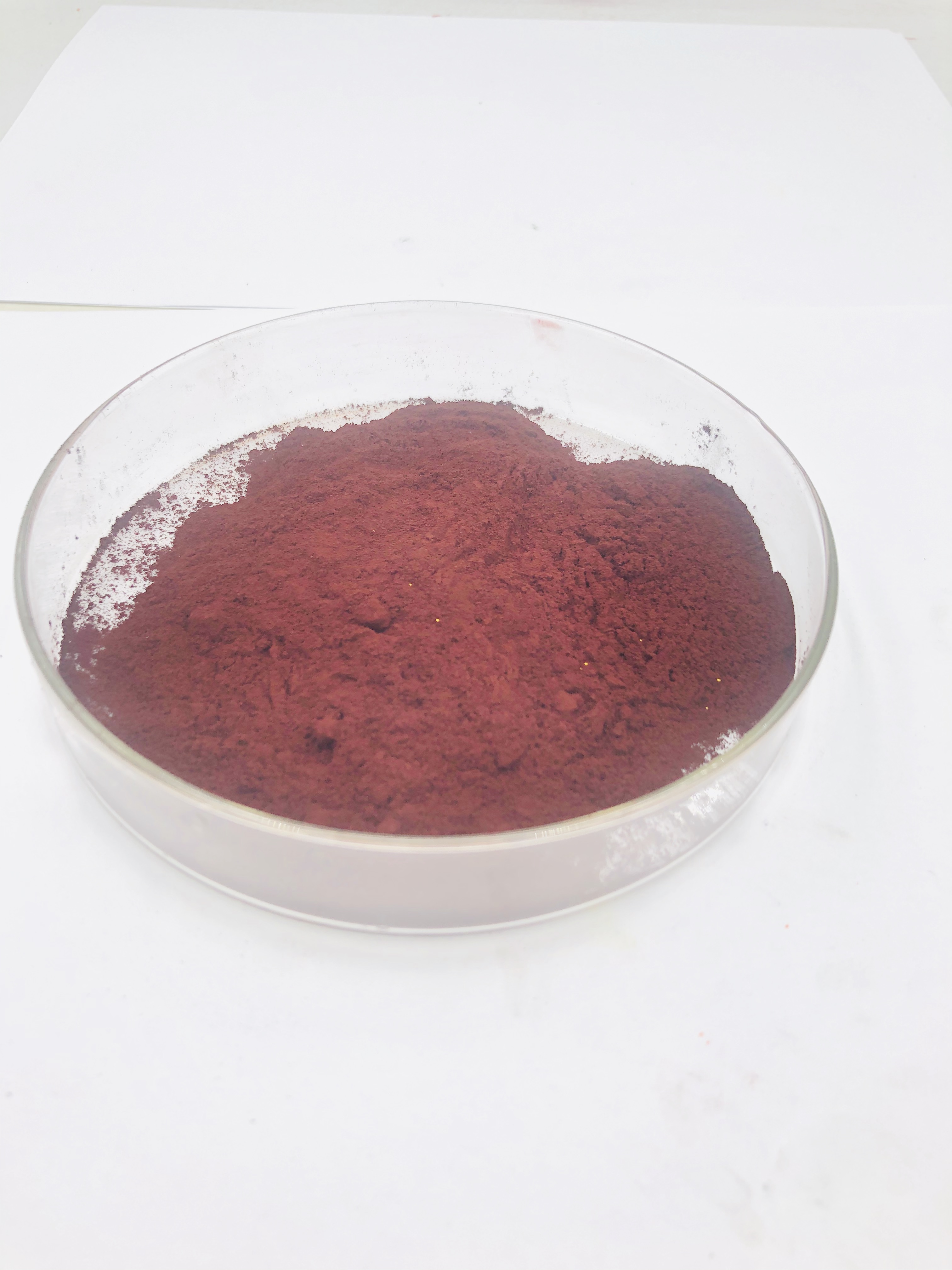 Red 8124 Bluish Red Good Light Resistance Excellent Tinting Strength Competitive Quality for Plastic 